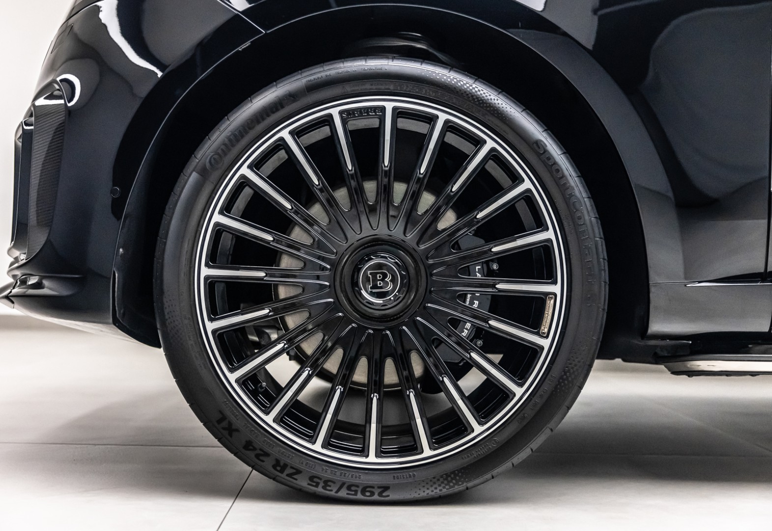 2023 RANGE ROVER P530 AUTOBIOGRAPHY BRABUS CARBON BODY KIT